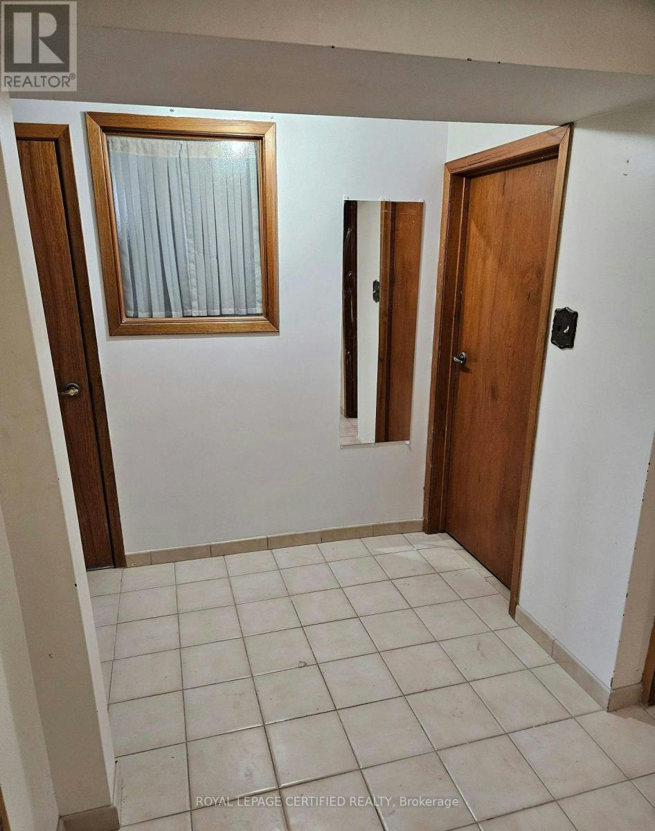 BSMT-115 Deerhurst Road, Hamilton, ON, L8E 3G3 - 3