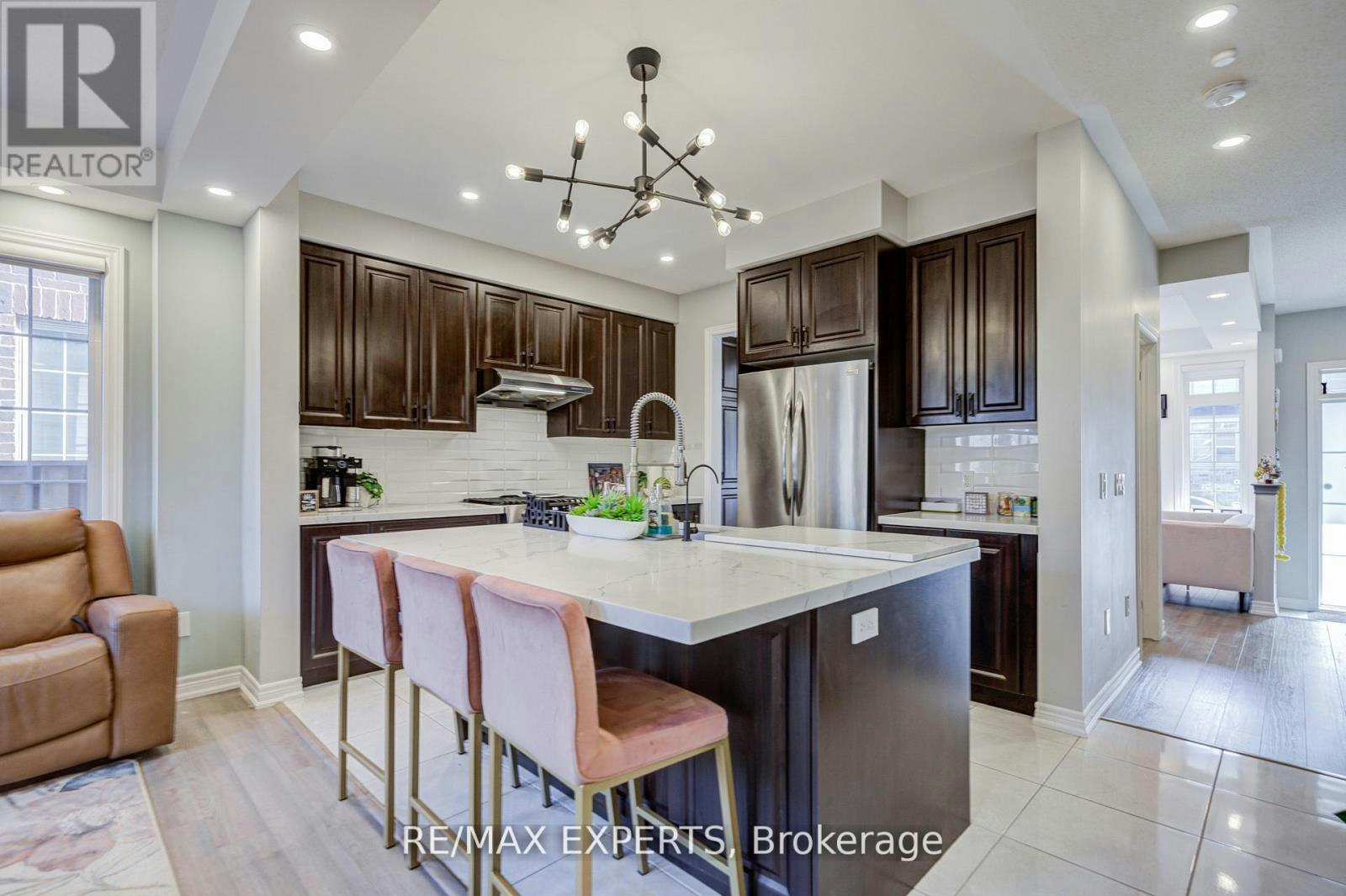 32 Walter Proctor Road, East Gwillimbury, ON, L9N 0P1 - 14