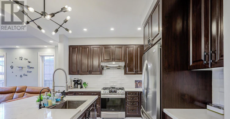 32 Walter Proctor Road, East Gwillimbury, ON, L9N 0P1 - 13