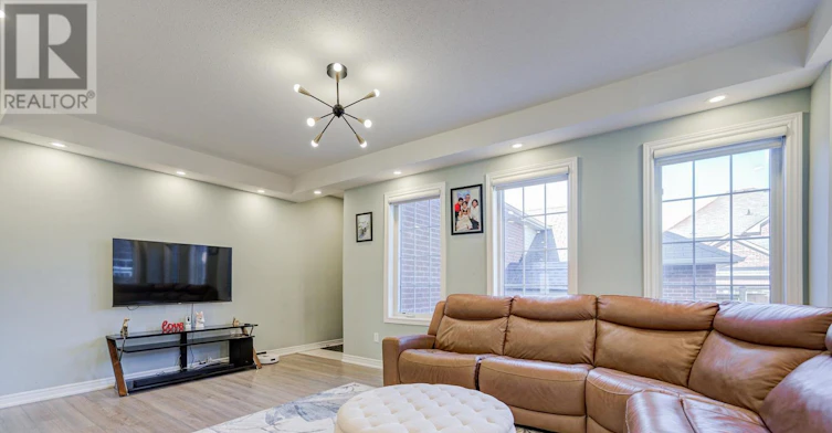 32 Walter Proctor Road, East Gwillimbury, ON, L9N 0P1 - 19