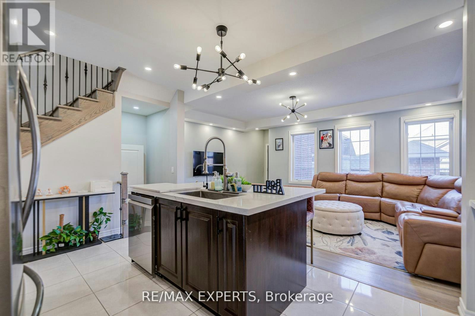 32 Walter Proctor Road, East Gwillimbury, ON, L9N 0P1 - 18