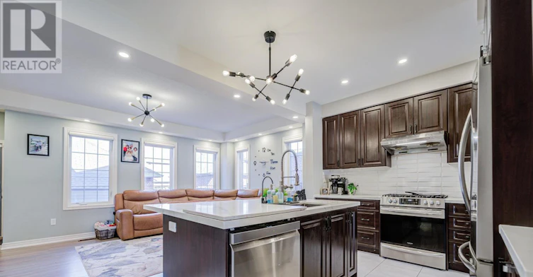 32 Walter Proctor Road, East Gwillimbury, ON, L9N 0P1 - 12