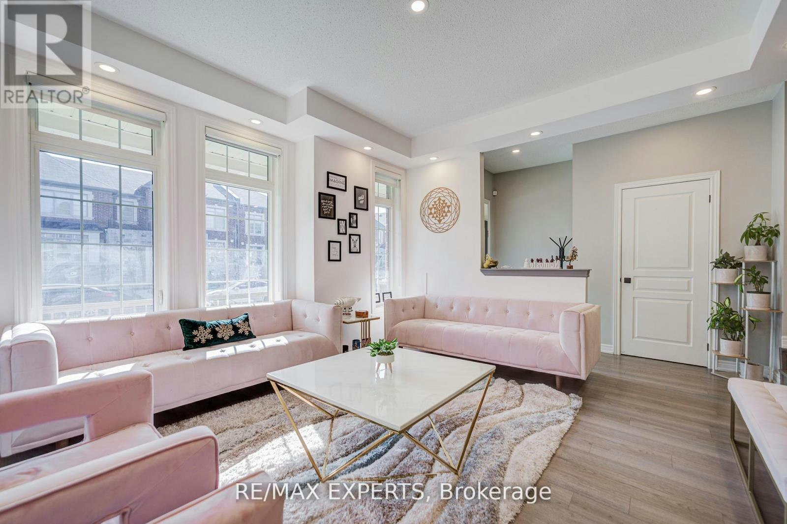 32 Walter Proctor Road, East Gwillimbury, ON, L9N 0P1 - 7