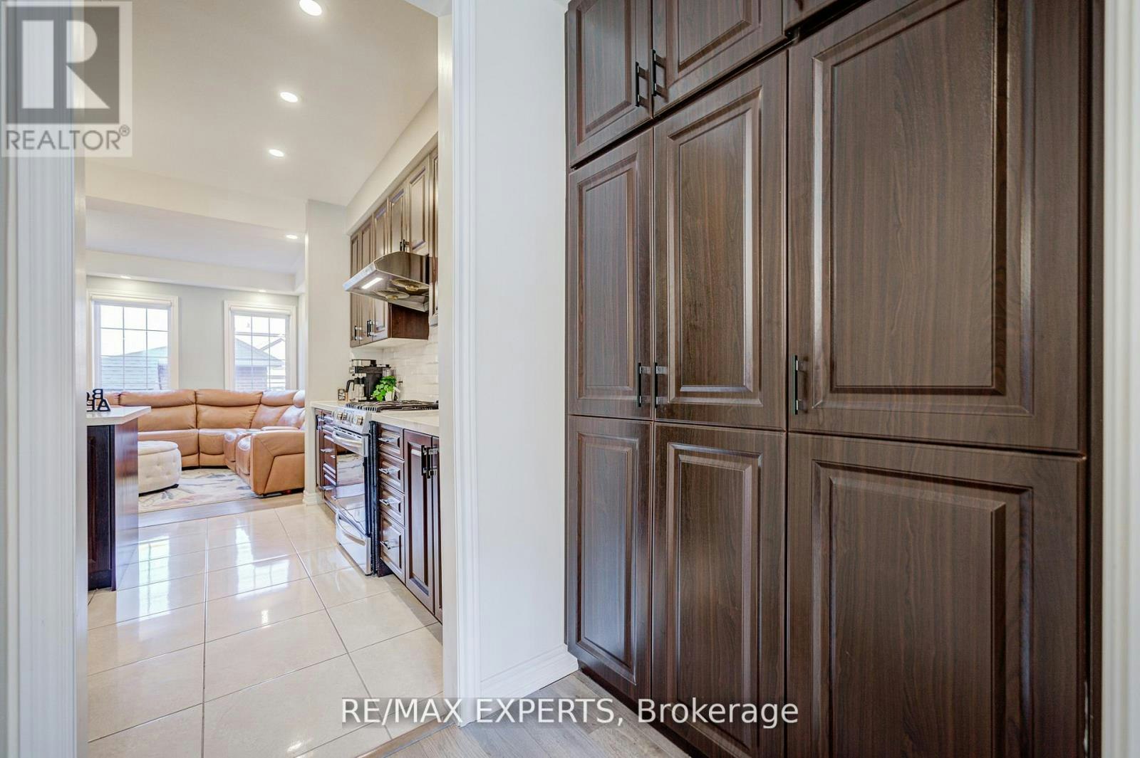 32 Walter Proctor Road, East Gwillimbury, ON, L9N 0P1 - 17