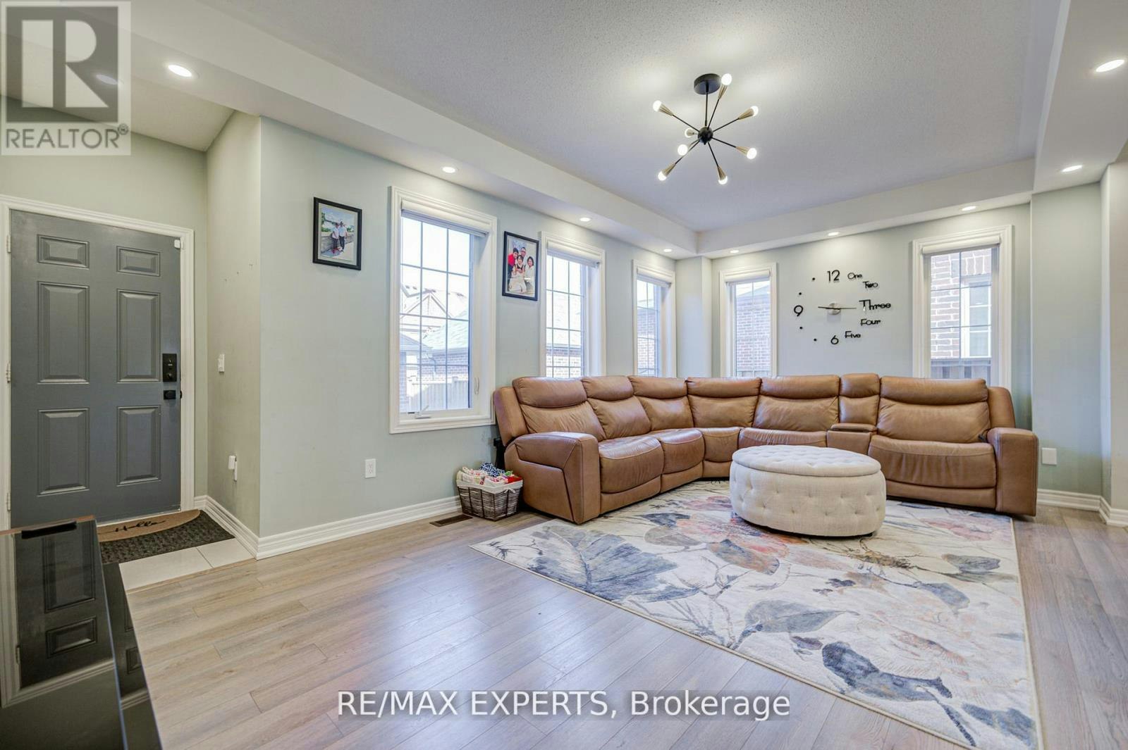 32 Walter Proctor Road, East Gwillimbury, ON, L9N 0P1 - 20