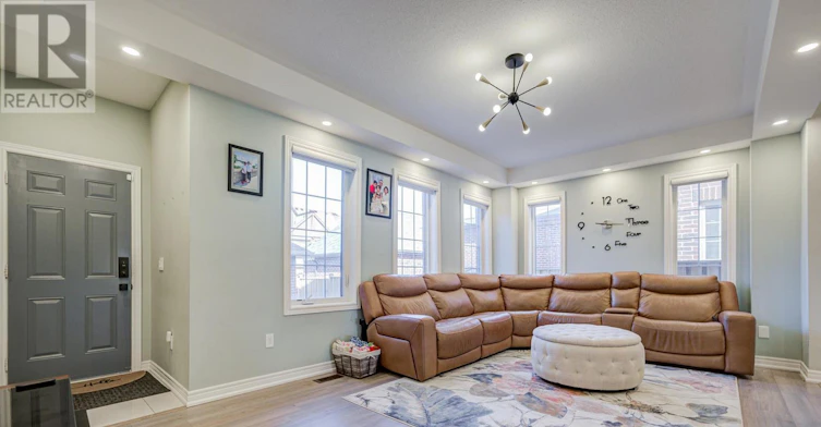 32 Walter Proctor Road, East Gwillimbury, ON, L9N 0P1 - 20