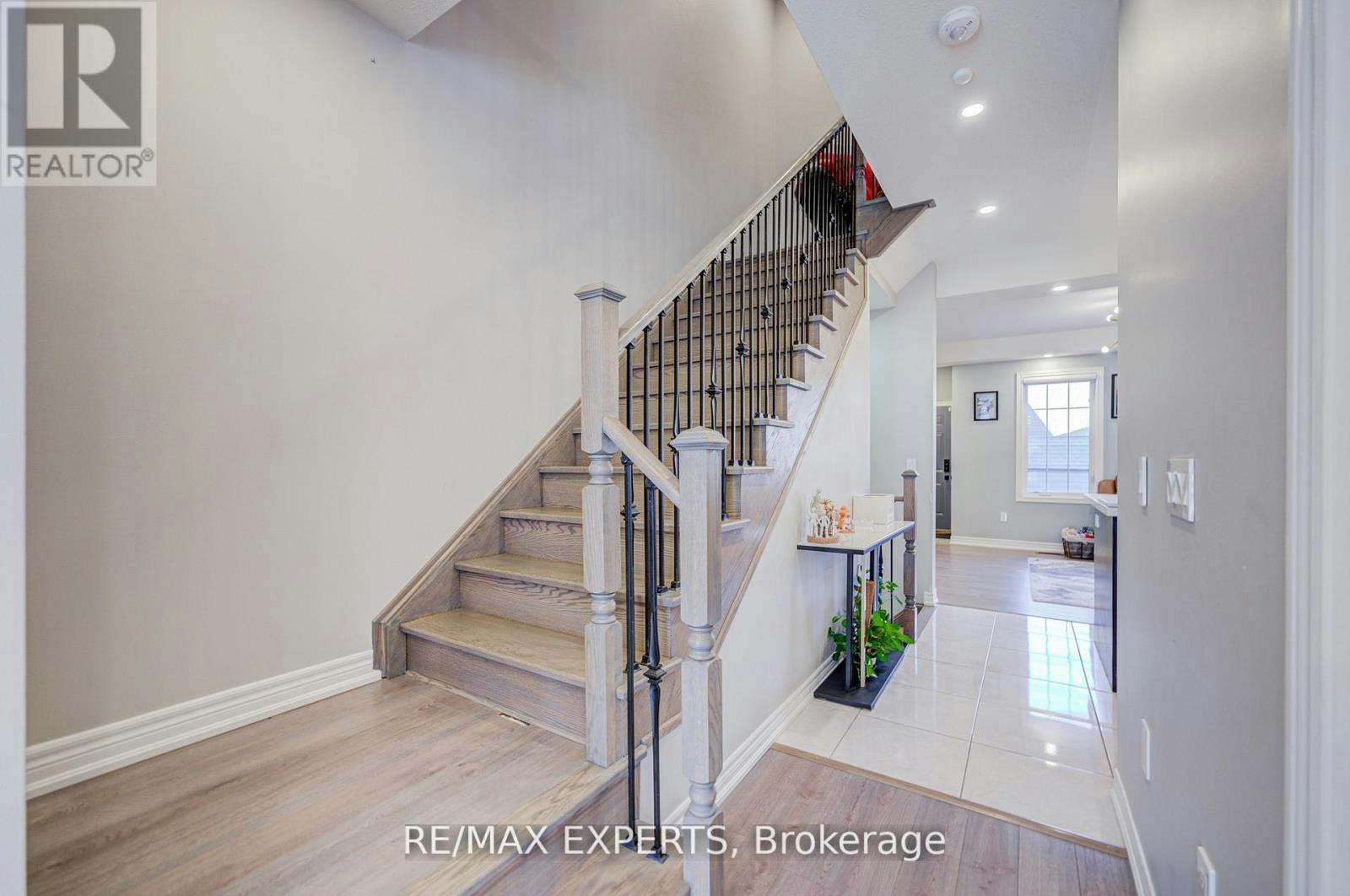 32 Walter Proctor Road, East Gwillimbury, ON, L9N 0P1 - 9
