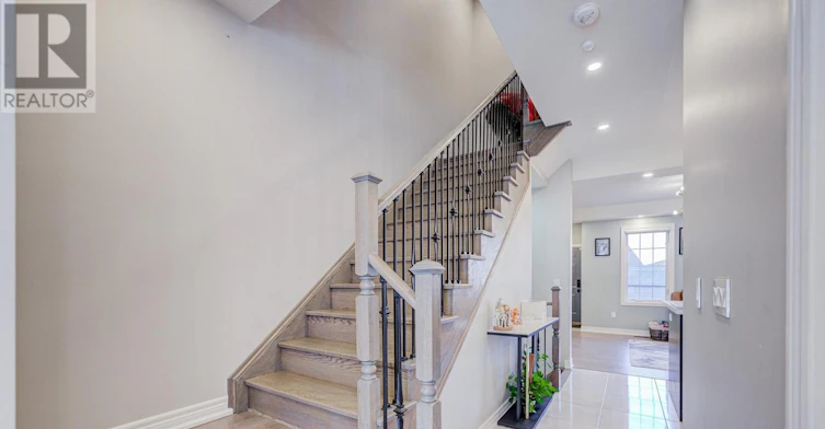 32 Walter Proctor Road, East Gwillimbury, ON, L9N 0P1 - 9