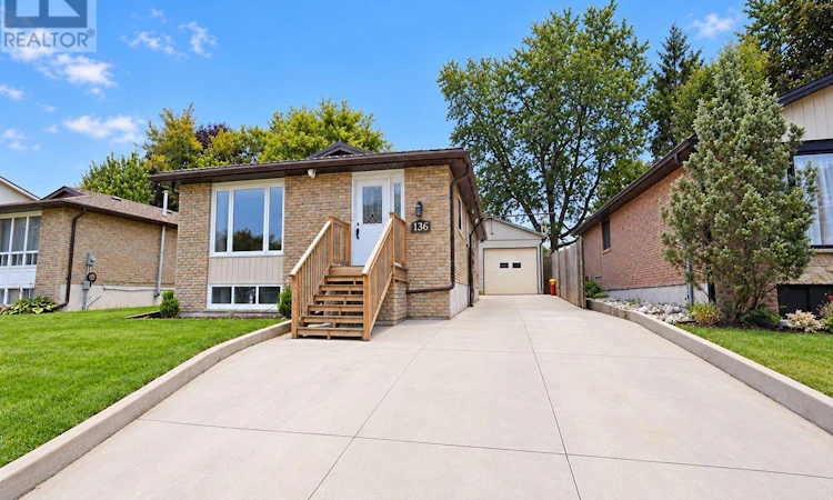136 Woodlawn Avenue