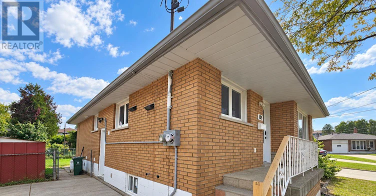 2-109 Purdy Crescent, Hamilton, ON, L9A 3B5
