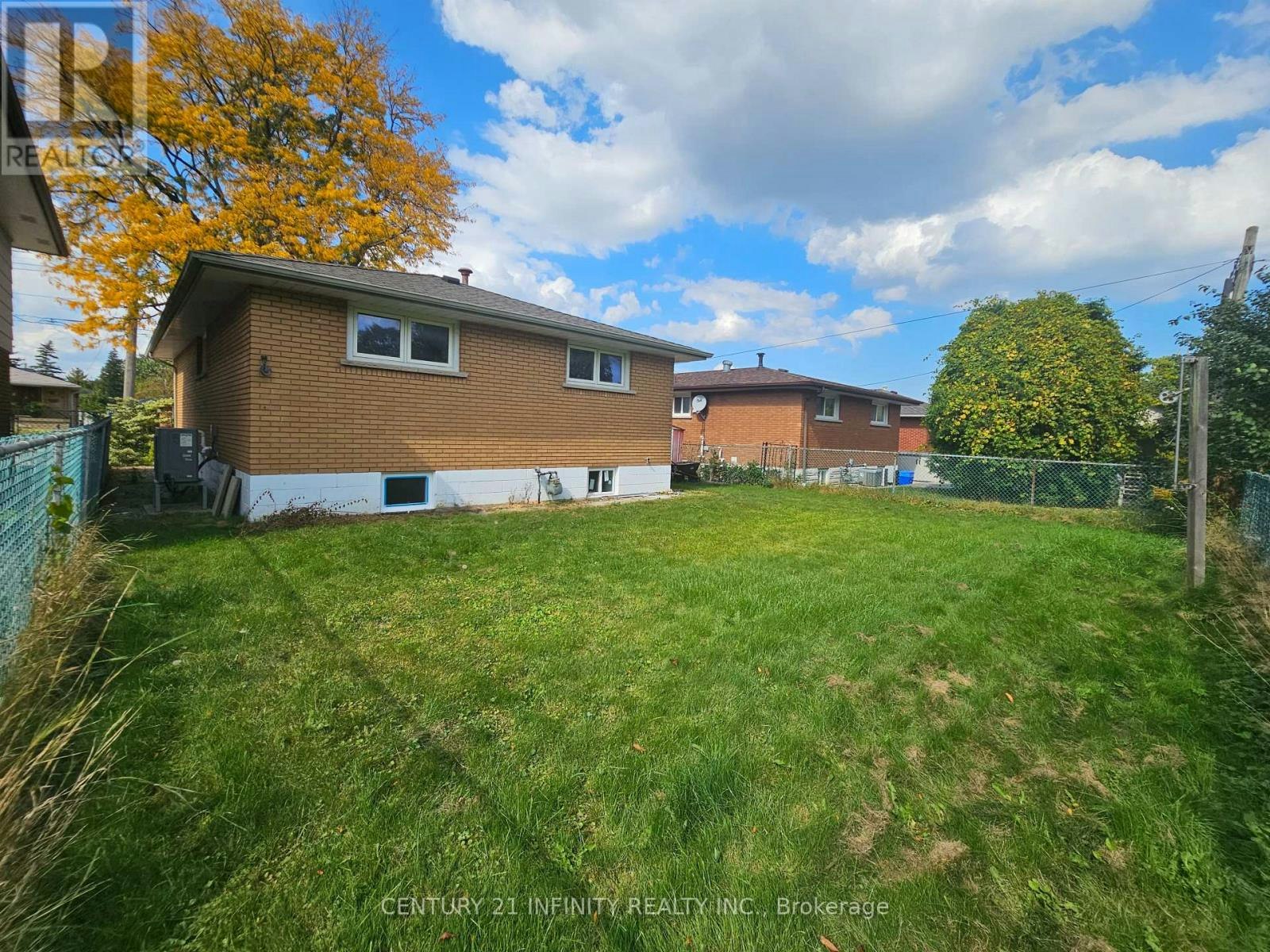 2-109 Purdy Crescent, Hamilton, ON, L9A 3B5 - 3