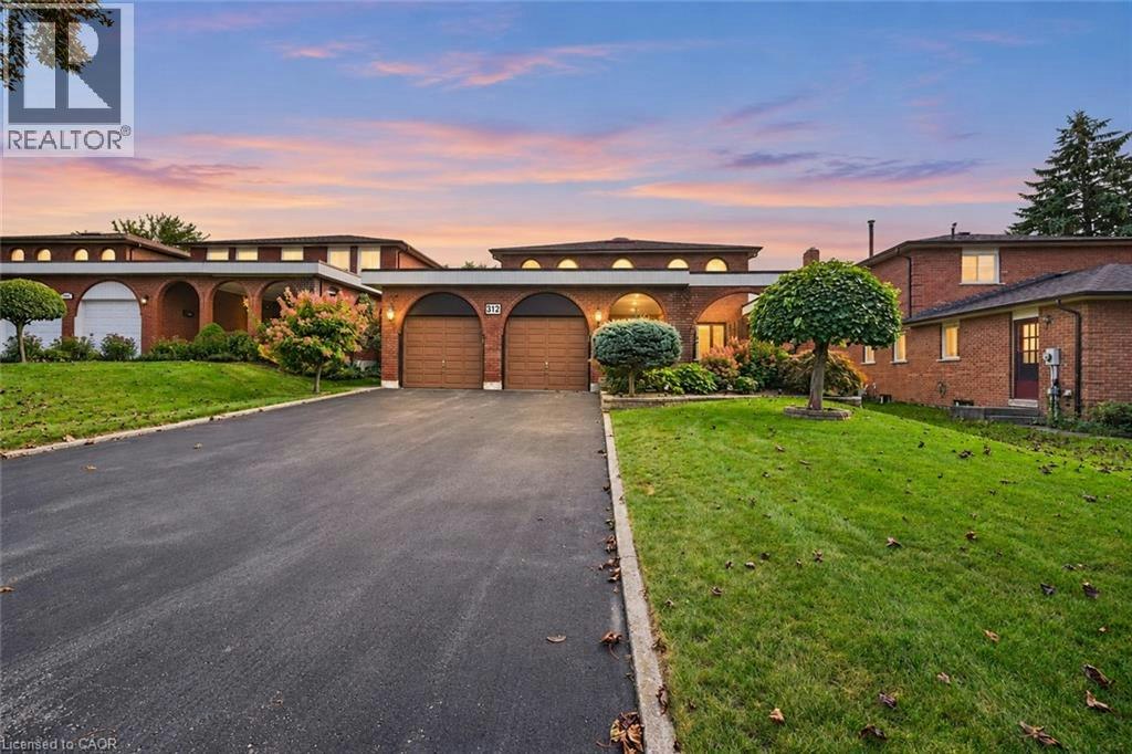 312 Huntingwood Drive, Oshawa, ON, L1J 7C5