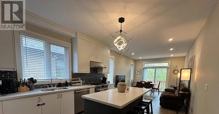 45 Eleanor Avenue, Hamilton, ON, L8W 1C7