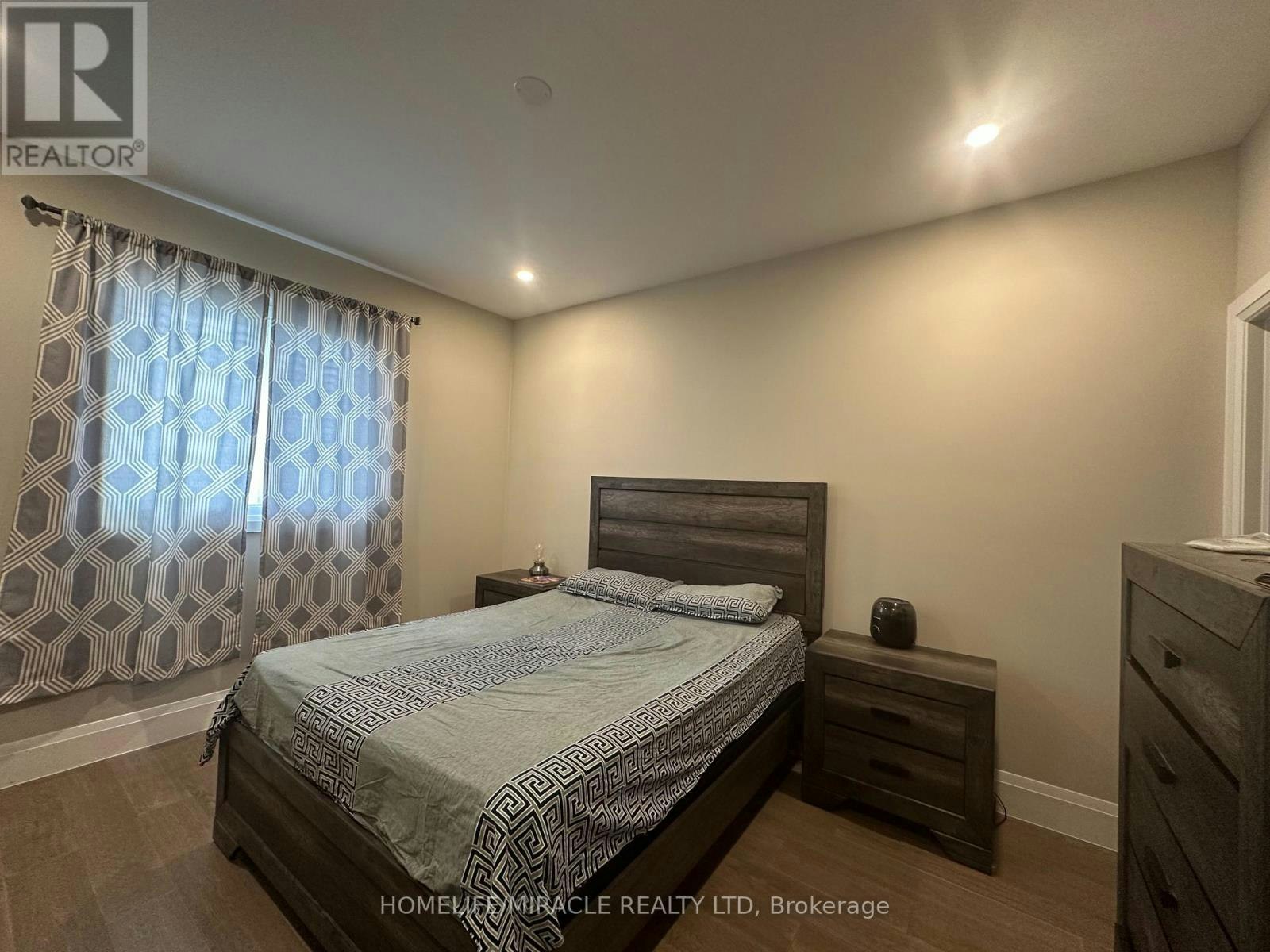 45 Eleanor Avenue, Hamilton, ON, L8W 1C7 - 9