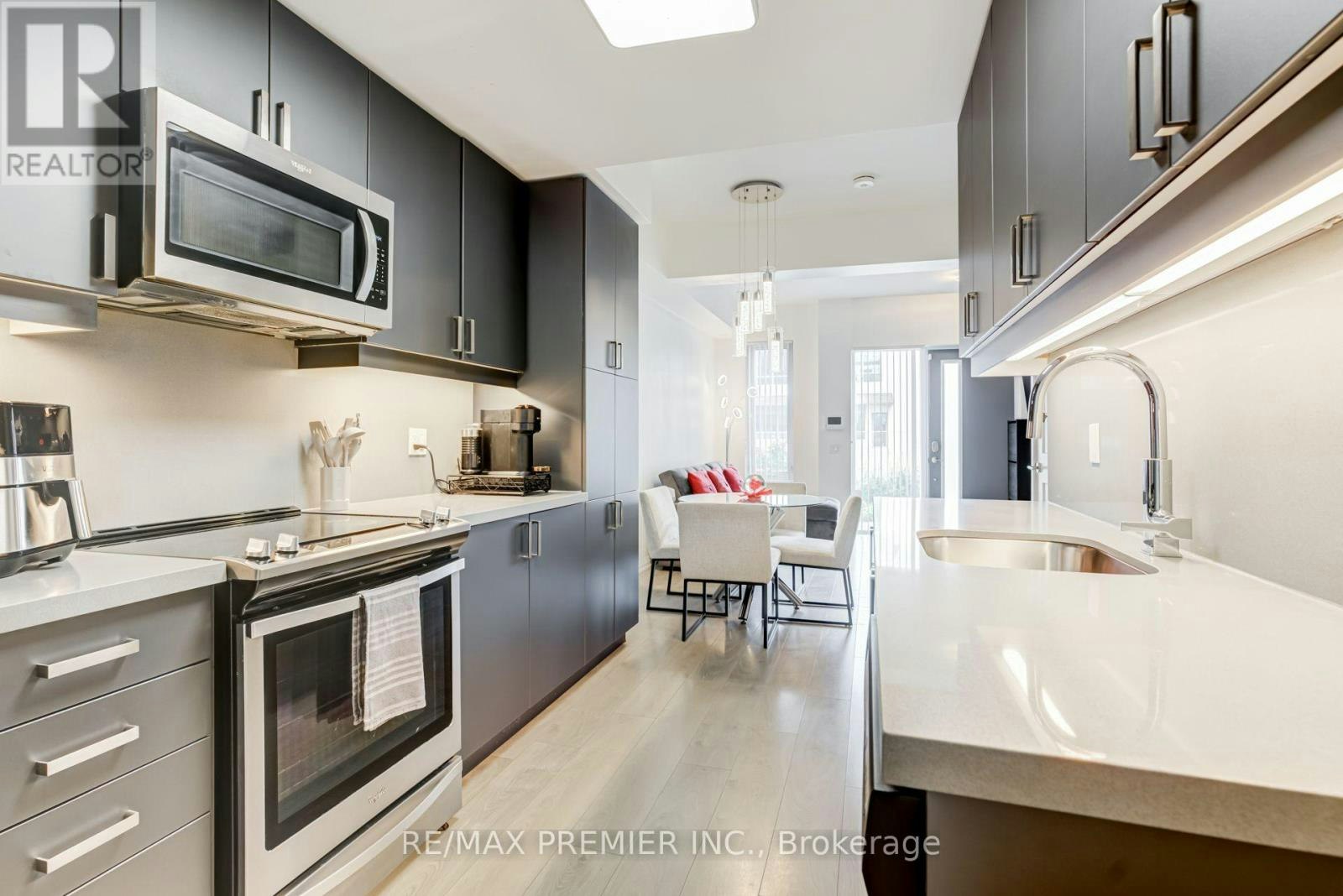 5-1010 Portage Parkway, Vaughan, ON, L4K 0K3