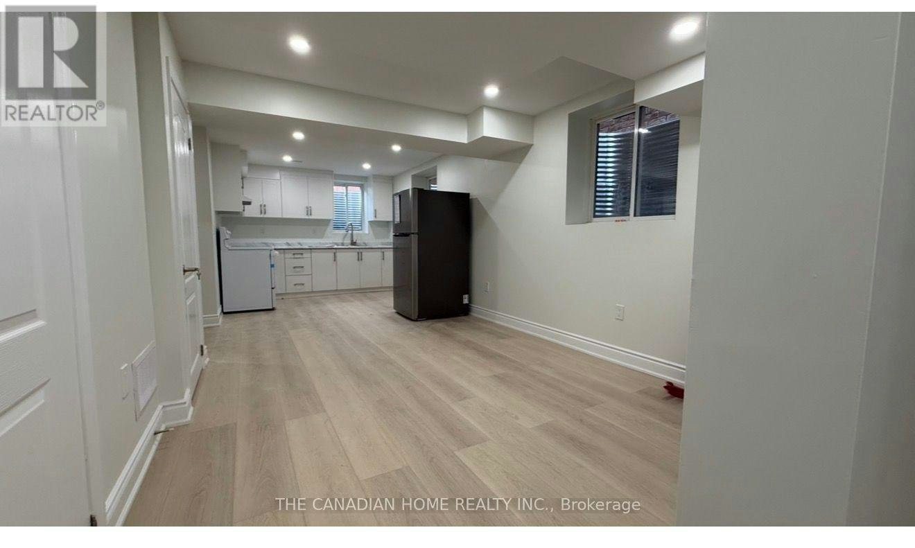 1261 Rose Way, Milton, ON, L9E 1M1 - 4