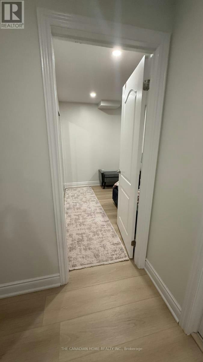 1261 Rose Way, Milton, ON, L9E 1M1 - 14
