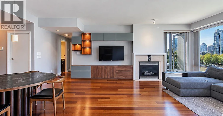 702-1383 Marinaside Crescent, Vancouver, BC, V6Z 2W9