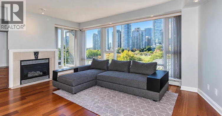702-1383 Marinaside Crescent, Vancouver, BC, V6Z 2W9 - 3