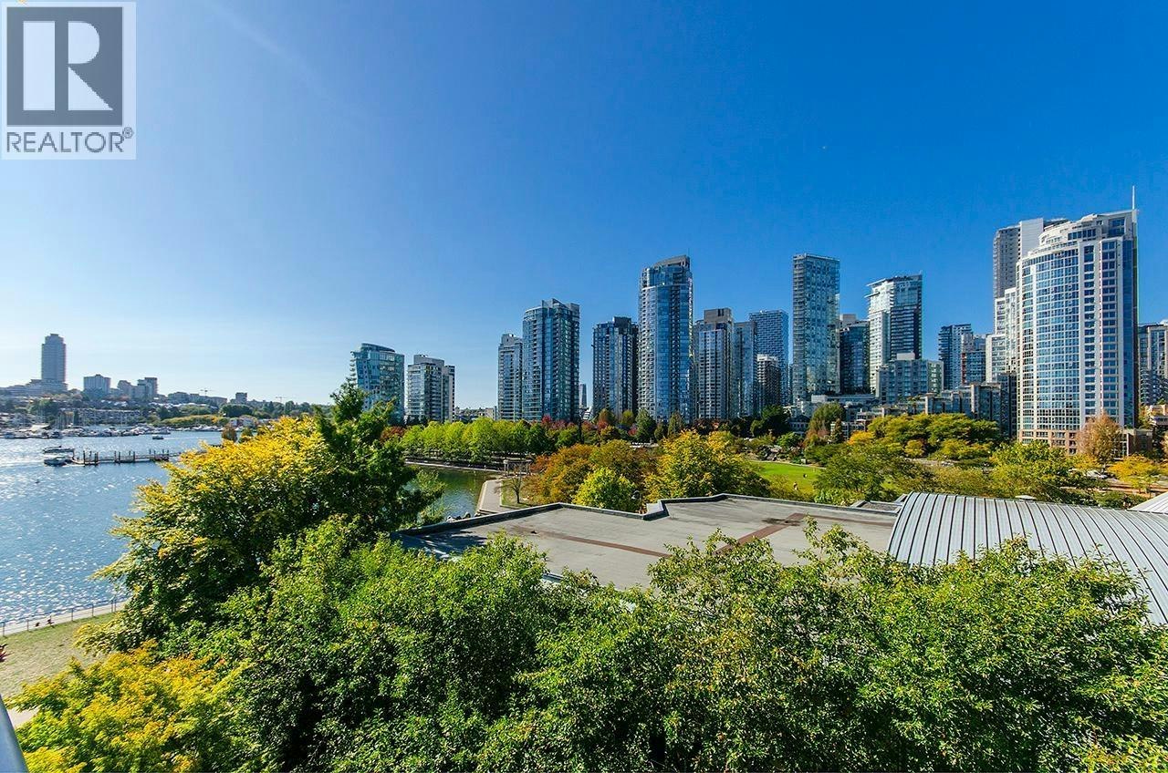 702-1383 Marinaside Crescent, Vancouver, BC, V6Z 2W9 - 9