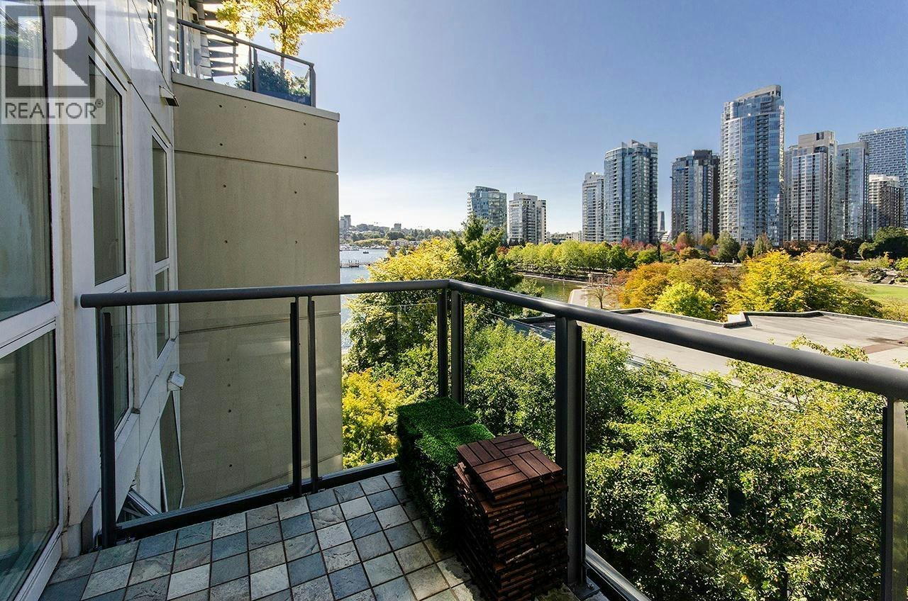 702-1383 Marinaside Crescent, Vancouver, BC, V6Z 2W9 - 8