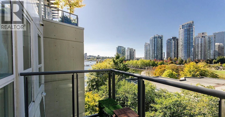 702-1383 Marinaside Crescent, Vancouver, BC, V6Z 2W9 - 8