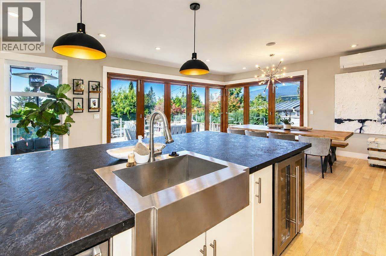 649 Sylvan Avenue, North Vancouver, BC, V7R 2E8 - 10