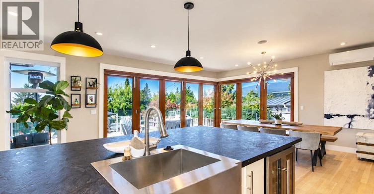 649 Sylvan Avenue, North Vancouver, BC, V7R 2E8 - 10