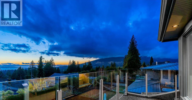 649 Sylvan Avenue, North Vancouver, BC, V7R 2E8 - 13