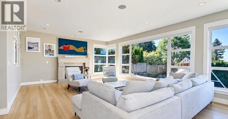 649 Sylvan Avenue, North Vancouver, BC, V7R 2E8 - 3