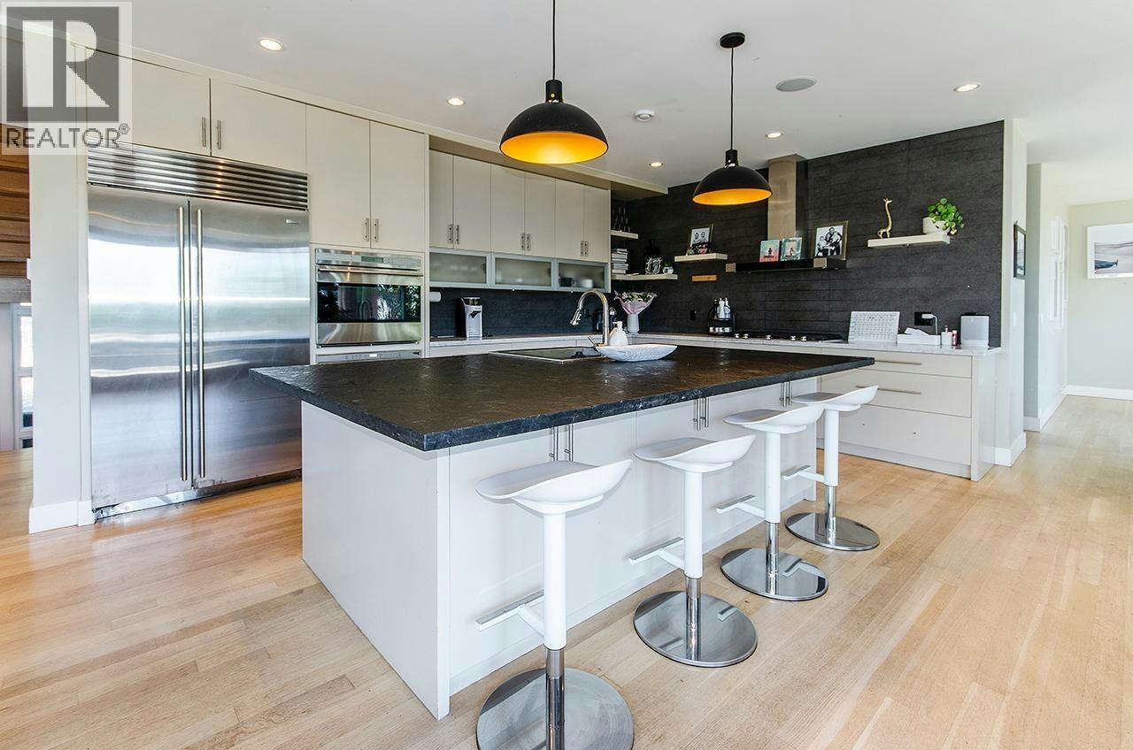 649 Sylvan Avenue, North Vancouver, BC, V7R 2E8 - 9