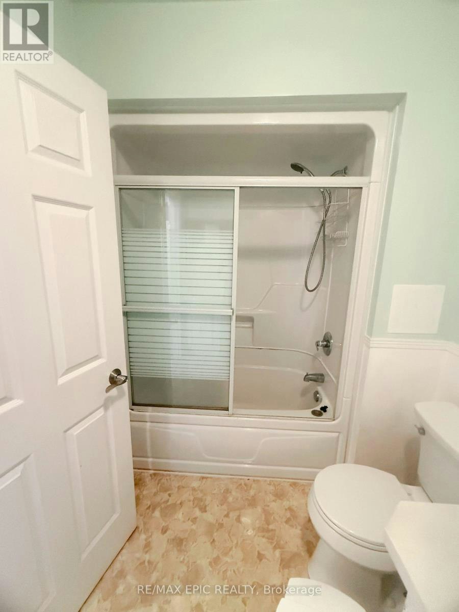 UPPER/2ND FLOOR-1044 Kingston Road, Toronto, ON, M4E 1T4 - 17