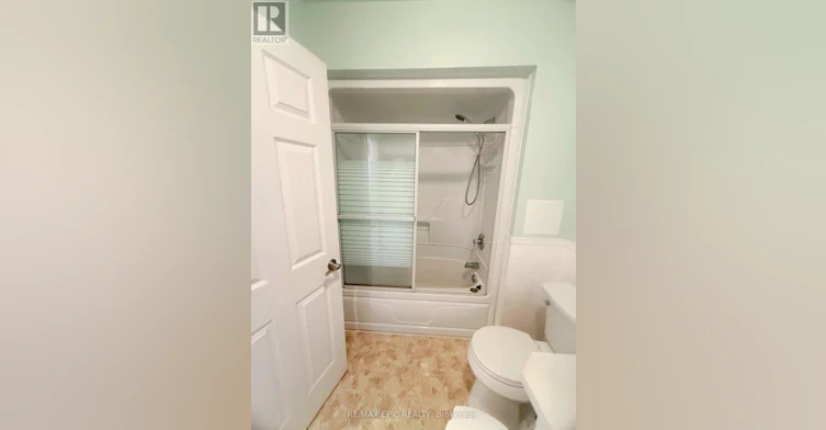 UPPER/2ND FLOOR-1044 Kingston Road, Toronto, ON, M4E 1T4 - 17