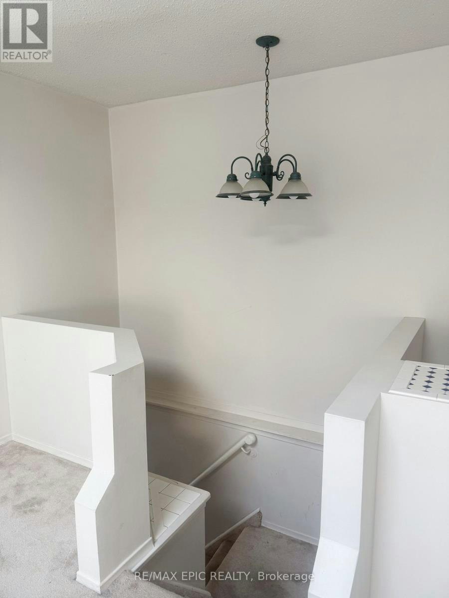 UPPER/2ND FLOOR-1044 Kingston Road, Toronto, ON, M4E 1T4 - 4