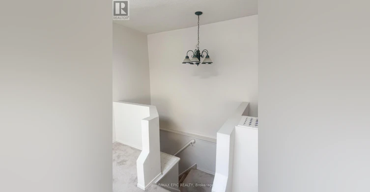 UPPER/2ND FLOOR-1044 Kingston Road, Toronto, ON, M4E 1T4 - 4