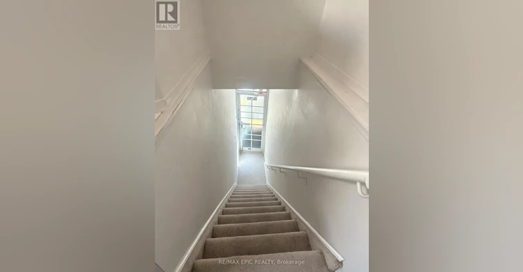 UPPER/2ND FLOOR-1044 Kingston Road, Toronto, ON, M4E 1T4 - 19