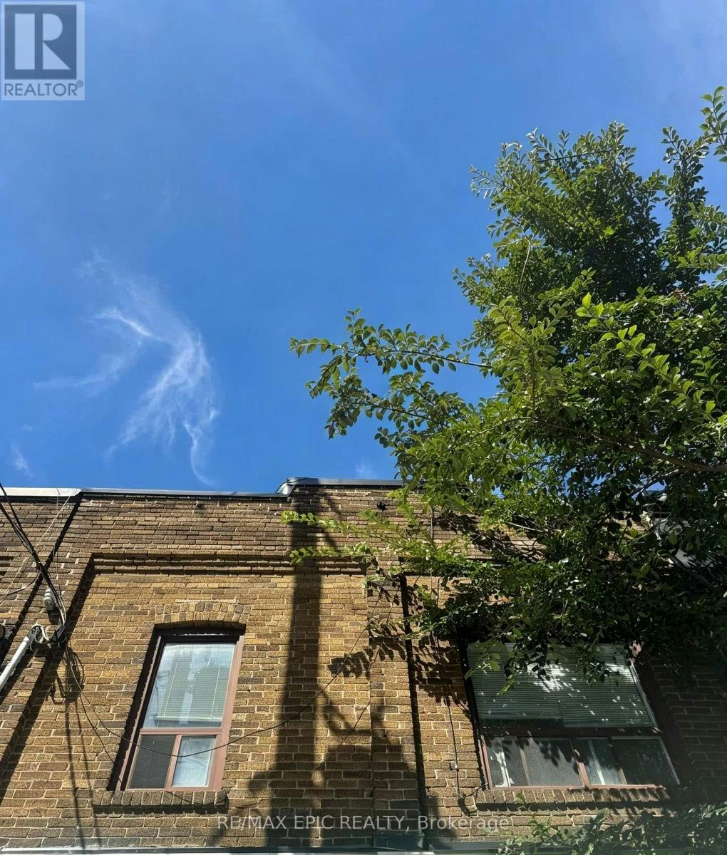UPPER/2ND FLOOR-1044 Kingston Road, Toronto, ON, M4E 1T4 - 2