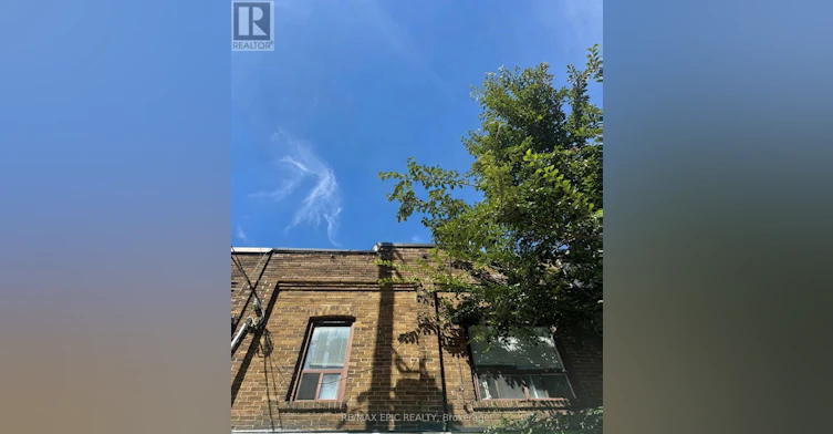 UPPER/2ND FLOOR-1044 Kingston Road, Toronto, ON, M4E 1T4 - 2