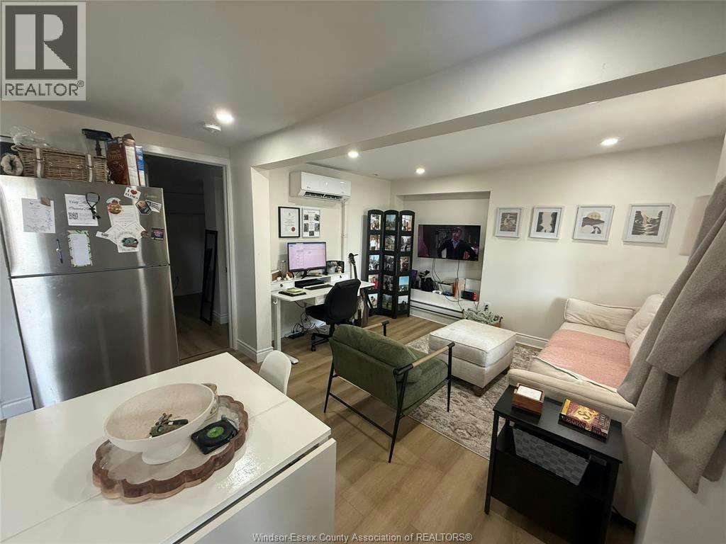 1-786 Chatham, Windsor, ON, N9A 1Y3 - 2