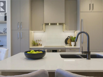 614-3300 Lakeshore Road - 5