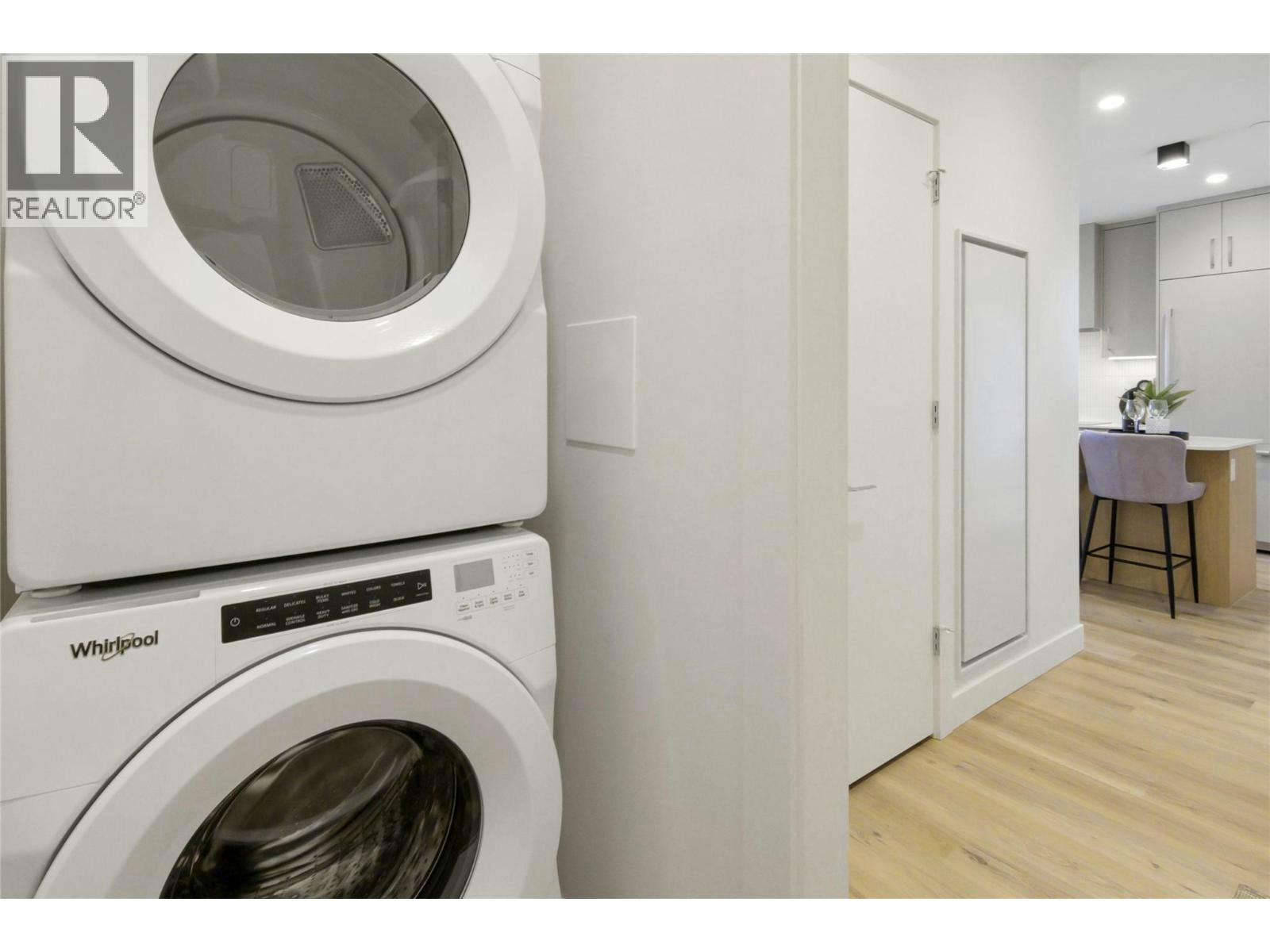 614-3300 Lakeshore Road - 3