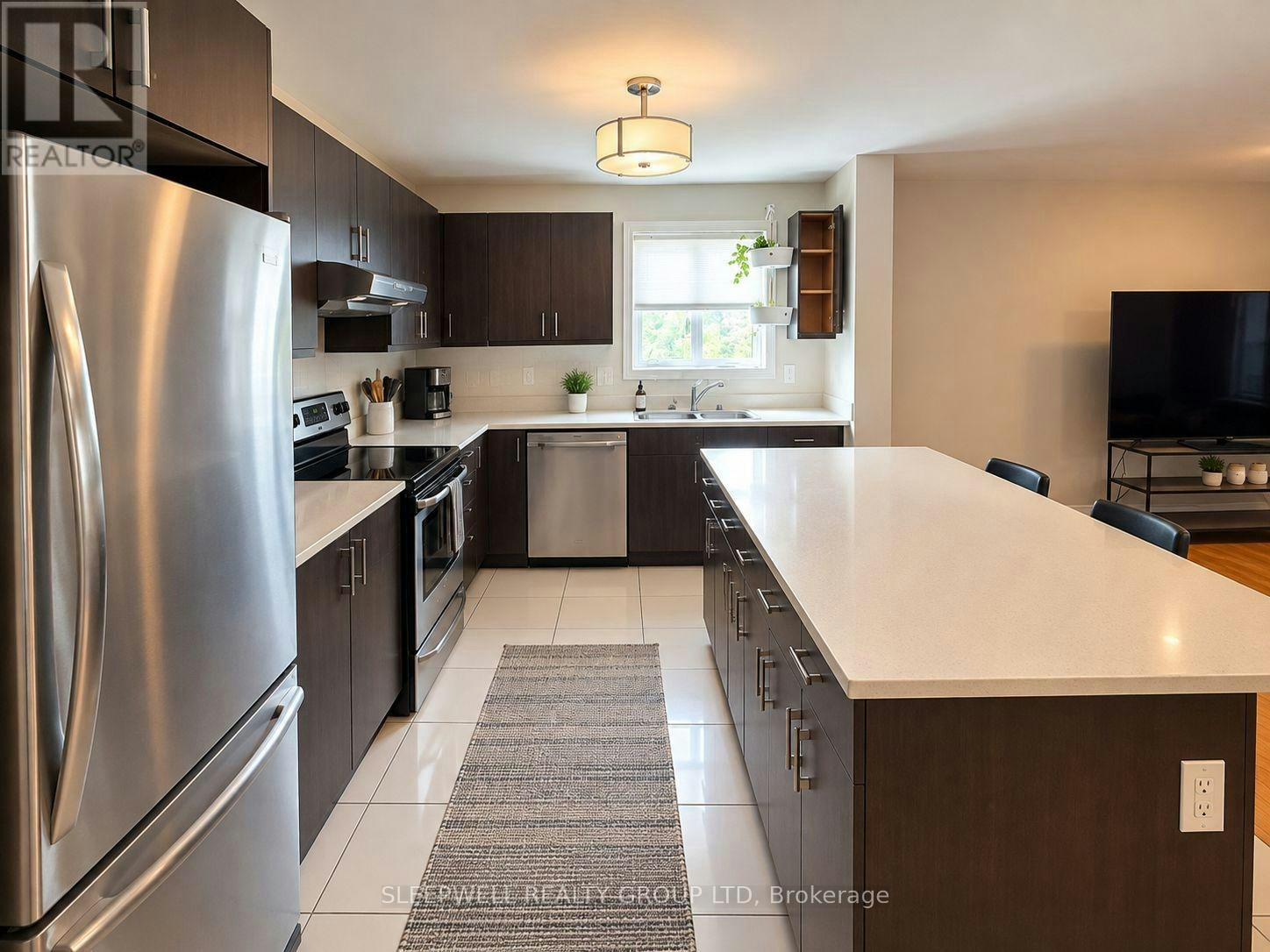 2-11 Chestnut Street, Ottawa, ON, K1S 0Z7 - 2