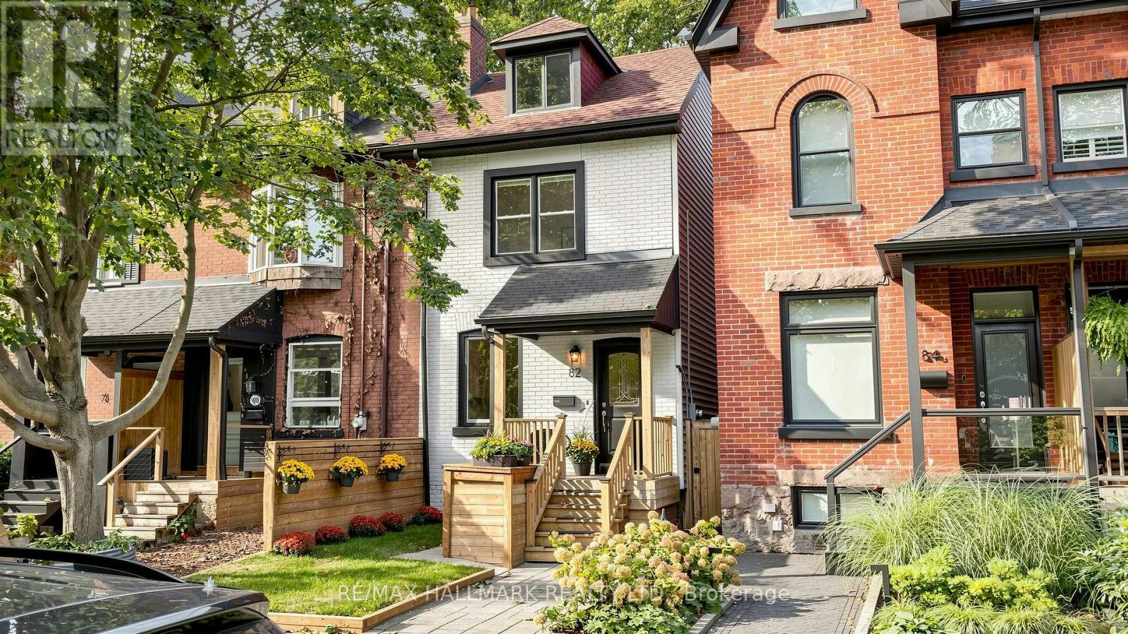 82 Caroline Avenue, Toronto, ON, M4M 2X7