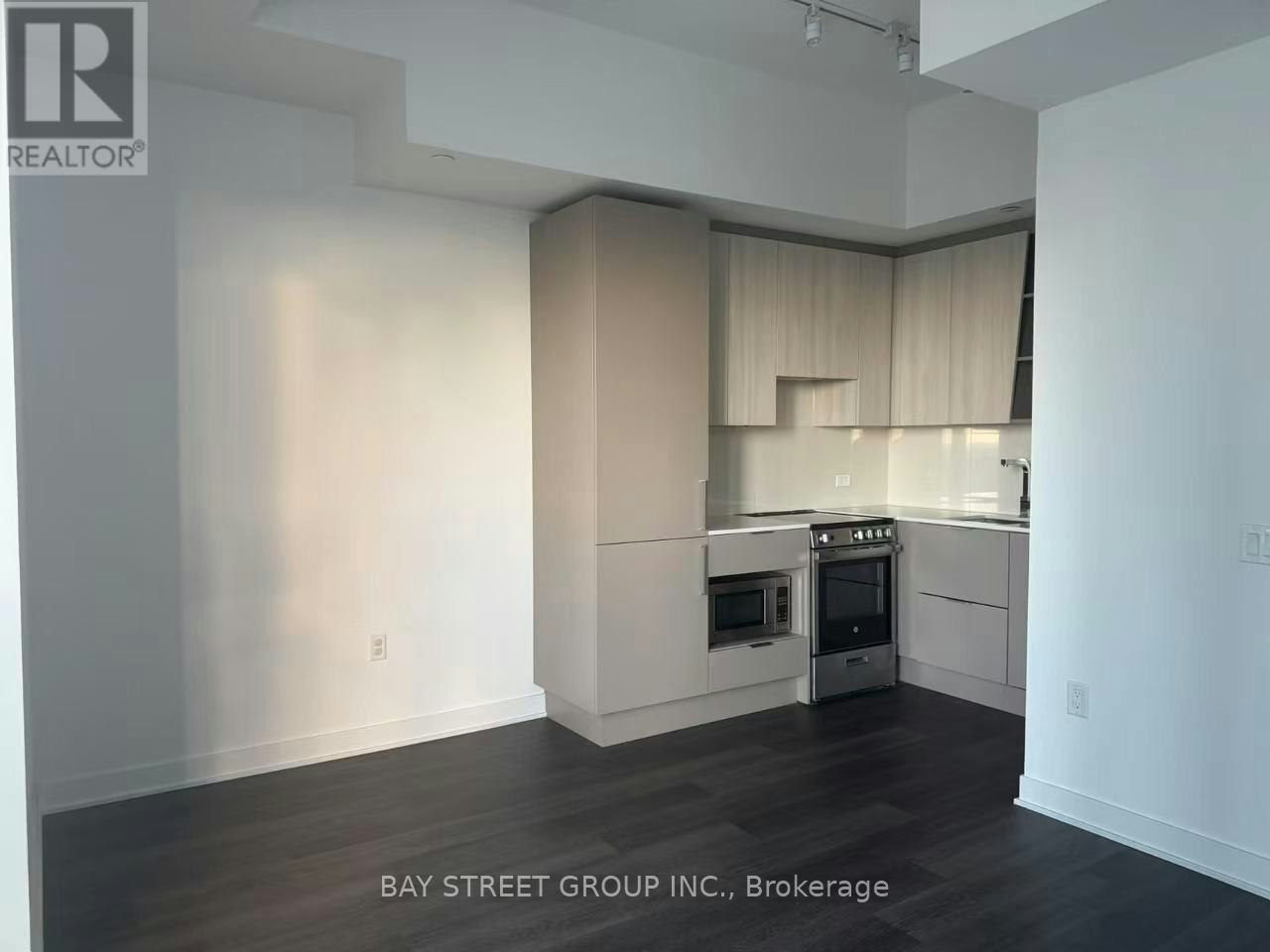 3010-3900 Confederation Parkway, Mississauga, ON, L5B 0M3 - 9