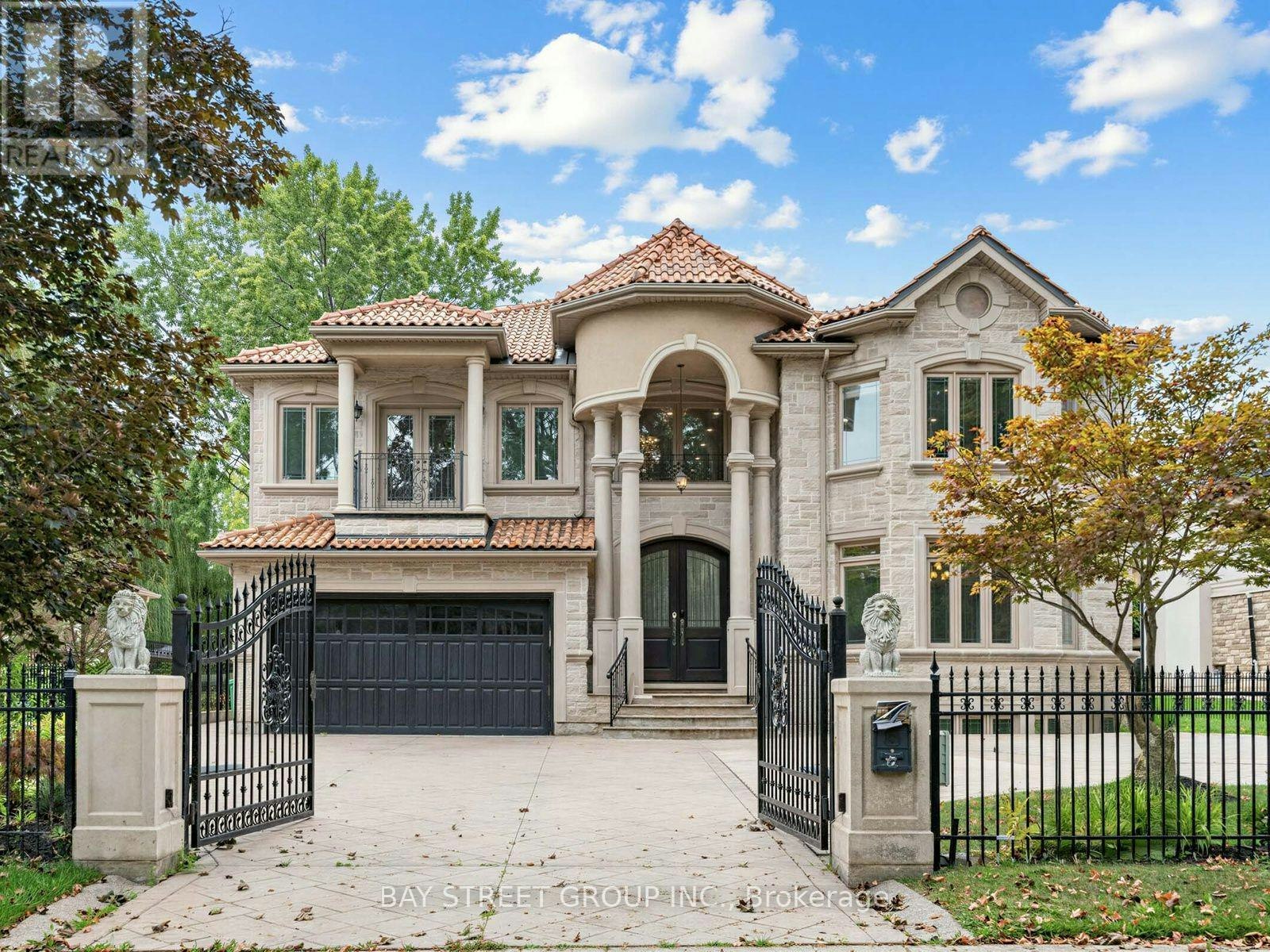 2334 Hammond Road, Mississauga, ON, L5K 1T2