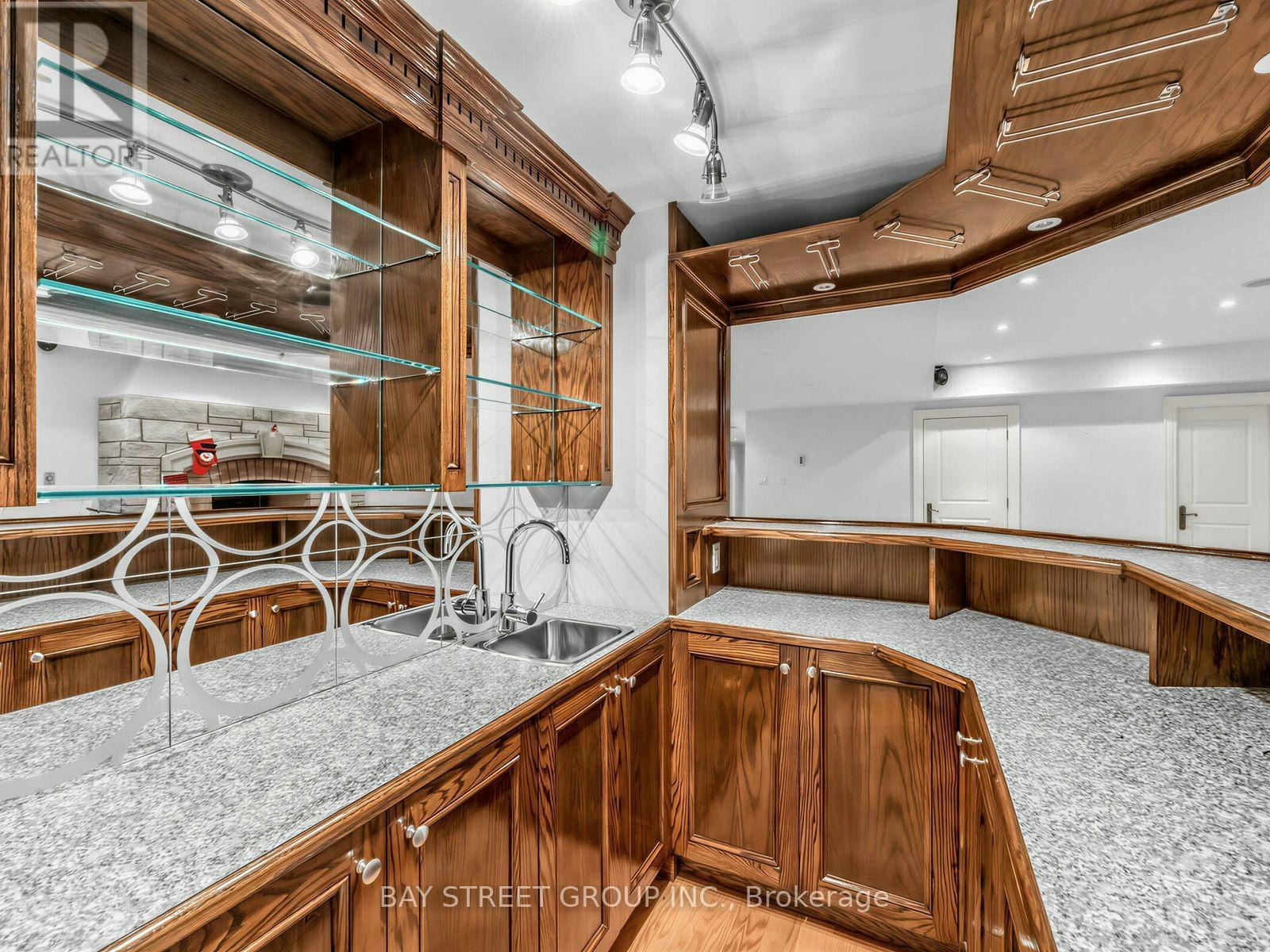 2334 Hammond Road, Mississauga, ON, L5K 1T2 - 39