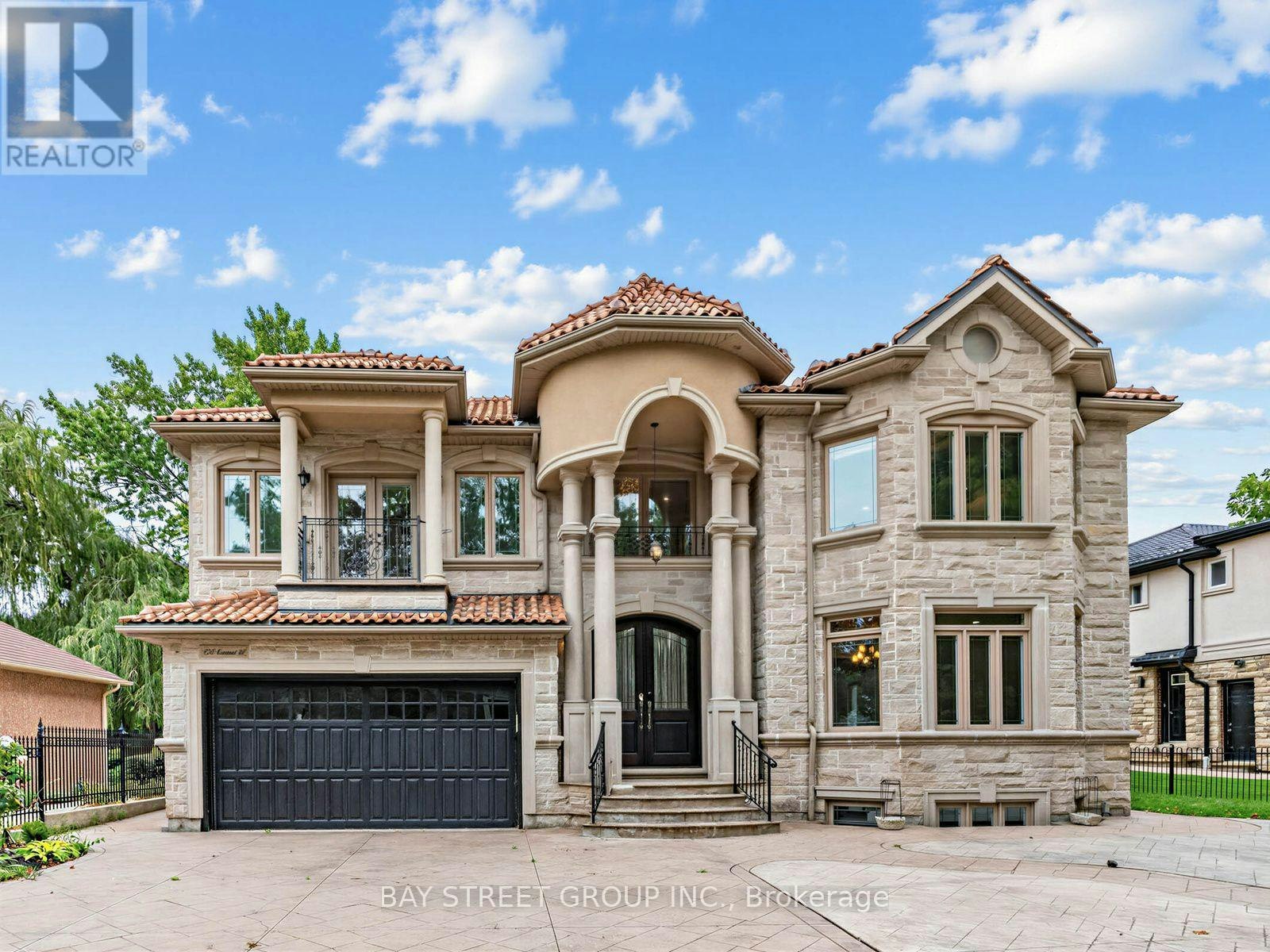 2334 Hammond Road, Mississauga, ON, L5K 1T2