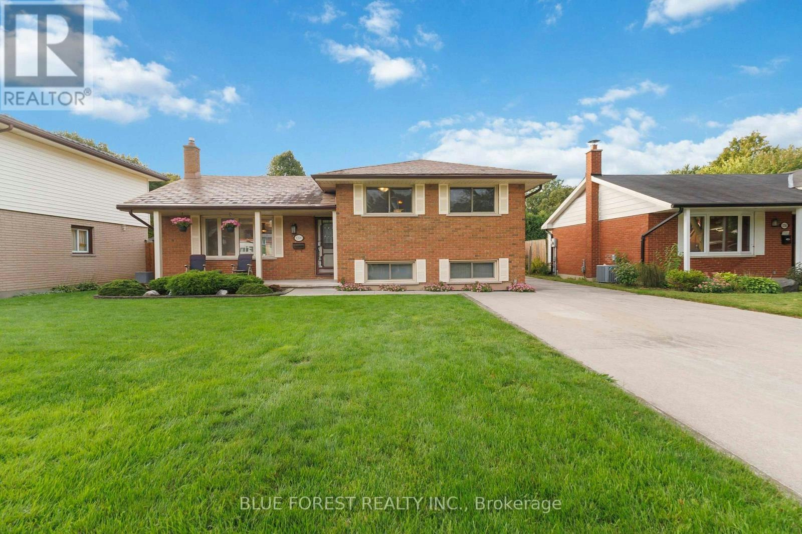 1260 Victoria Drive, London, ON, N5Y 4E4