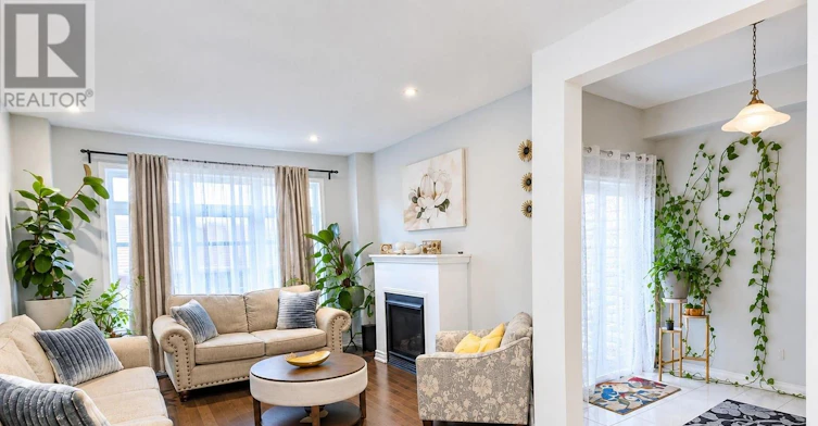 63 Tapadero Avenue, Ottawa, ON, K2V 0E1 - 2
