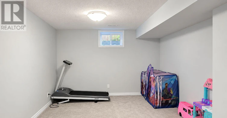 63 Tapadero Avenue, Ottawa, ON, K2V 0E1 - 11